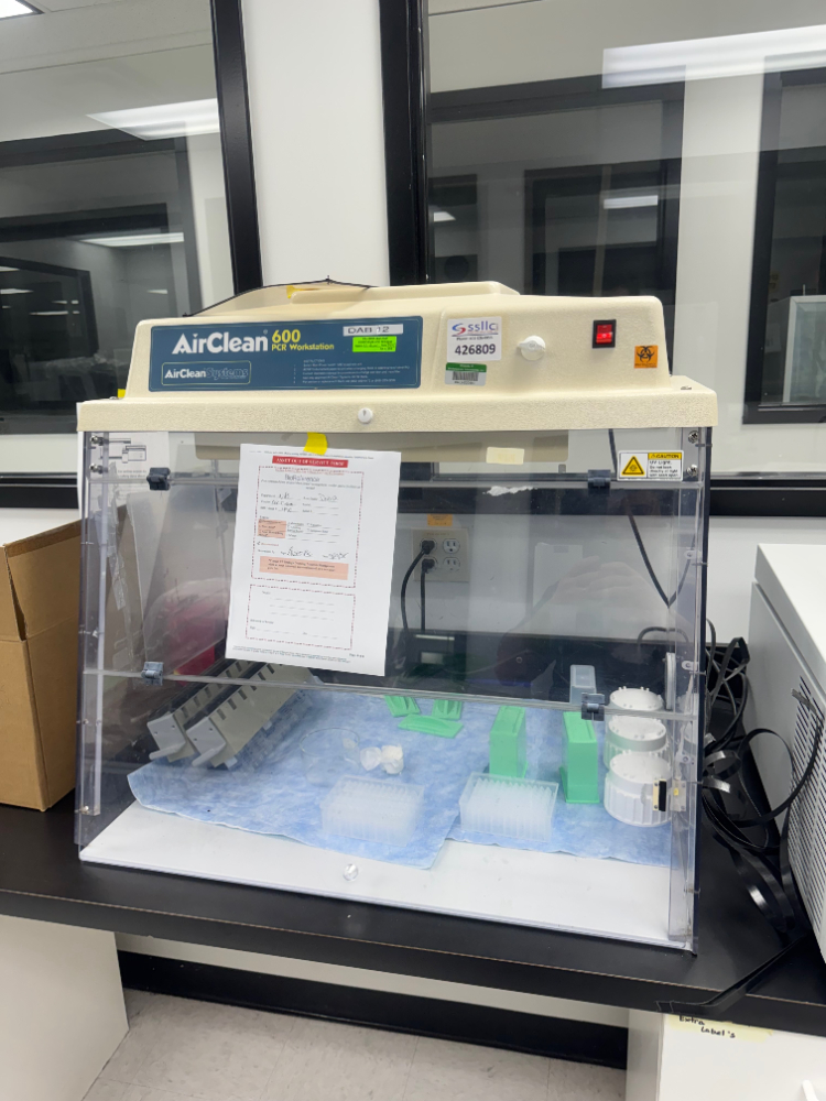 Image of AirClean 600 PCR Workstation